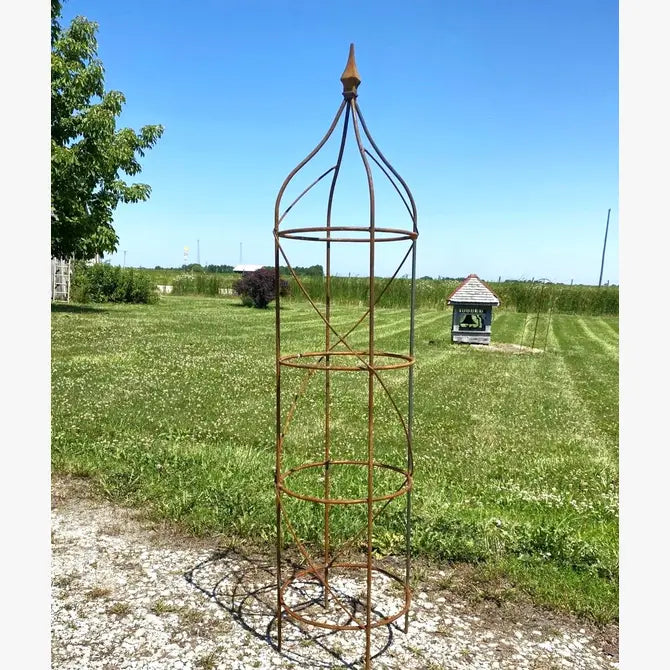 Graduated Sizes of Iron Heavy Round Obelisks with Cast