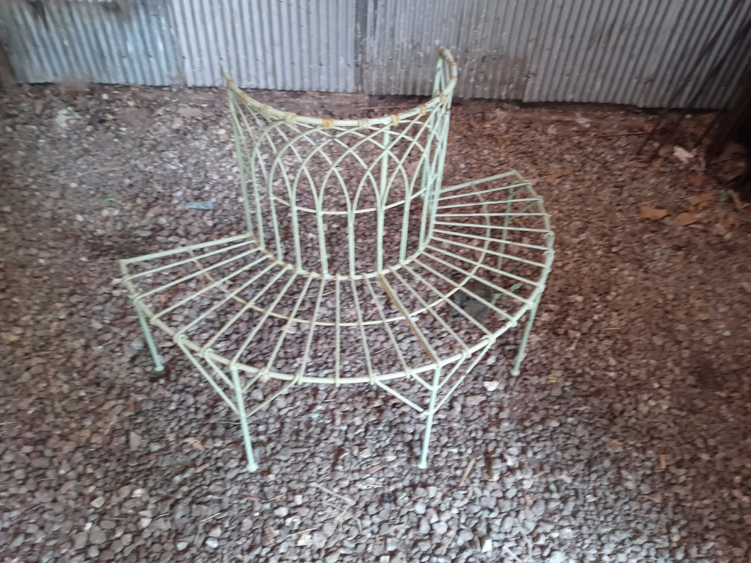 CHILD'S TREE BENCH