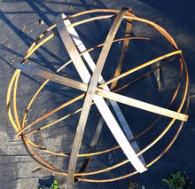 24" Wire & Strap Ball