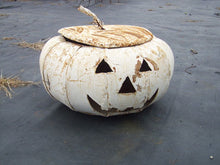 Metal Pumpkin with lift top
13" tall X 15" diameter
