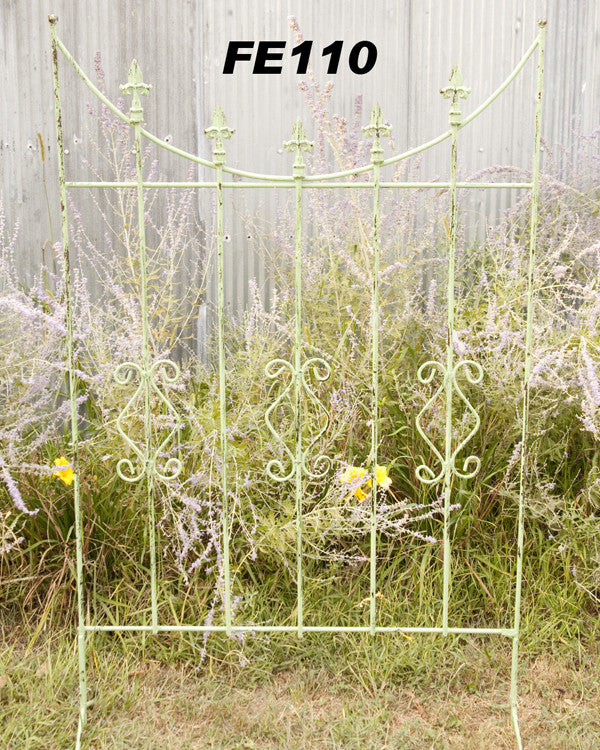 SWAY FENCE ON LEGS