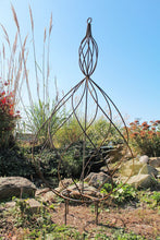 Twist Topiary with Spin & Top Circle