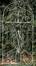 Upside Down Trellis
Measures 77" before staking 70" after staking X 345" wide