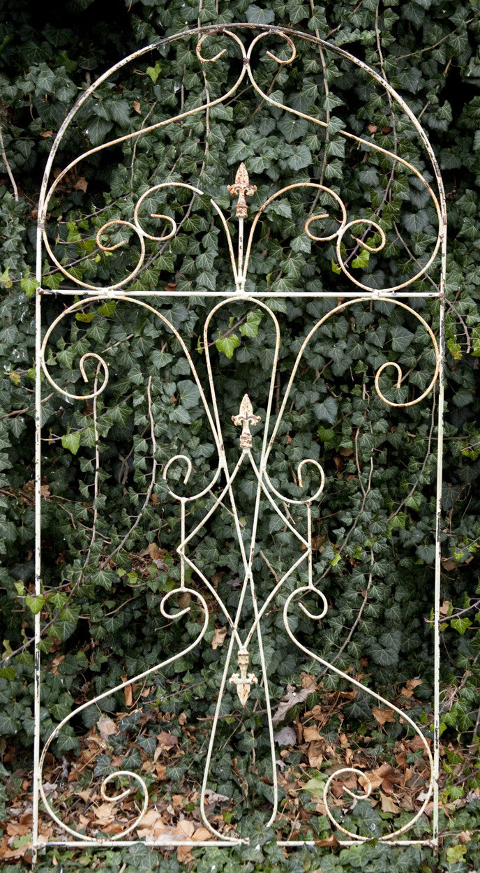 Upside Down Trellis
Measures 77