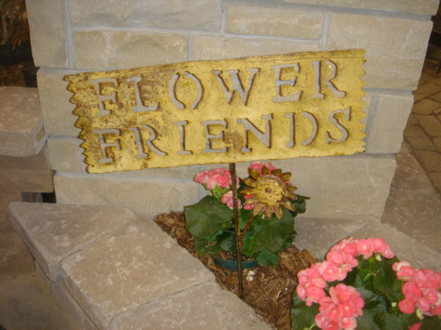 FLOWER FRIENDS W SM FLOWER