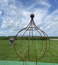 Topiary with Ball Finial