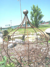 Topiary with Ball Finial