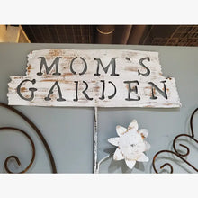 Mom's Garden Sign with Flower Design