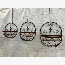 Twisted Metal Wall Basket with Finial Set of 3