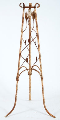 Pot holder w 3 legs w leaves
52