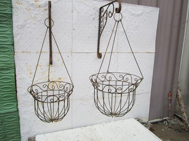 Set of 2 Hanging Basket w Hangers