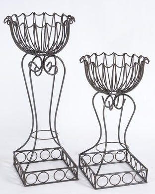 Set of 2 Scalloped Rd Plant Stands