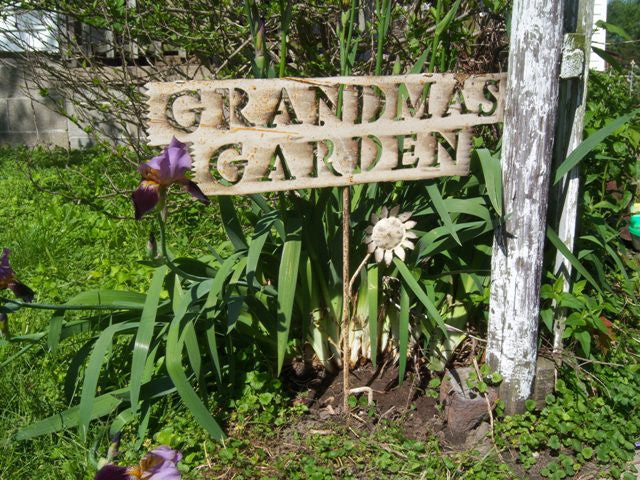 Grandma's Garden Sign w Sm Flower