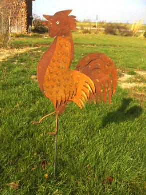 ROOSTER ON STAKE